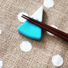 Load image into Gallery viewer, Mt. Fuji Chopstick Rest | Arita ware
