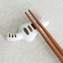 Load image into Gallery viewer, Cat Chopstick Rest (Set of 5) | Arita ware
