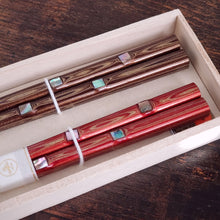 Load image into Gallery viewer, Wakasa Lacquered Shell Chopsticks - Kinkaku - / Red&amp;Brown
